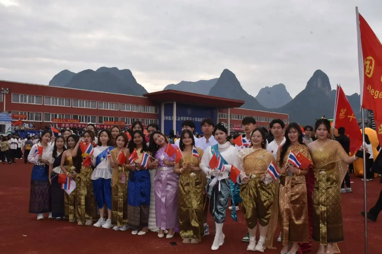 Seni budaya mahasiswa pada acara pertukaran budaya internasional Guangxi China - ASEAN